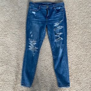 AMAZING!! Ripped High Rise American Eagle Jeggings